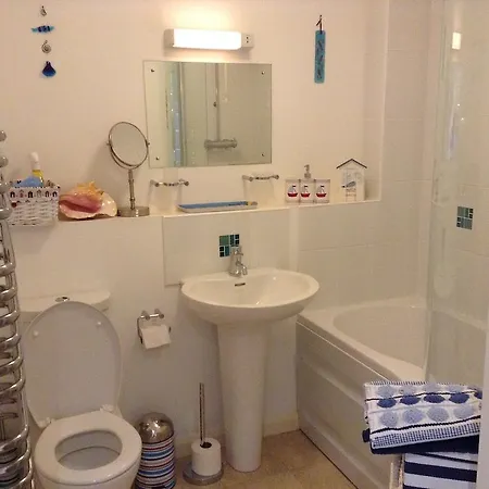 Ocean Breeze Apartment Bude